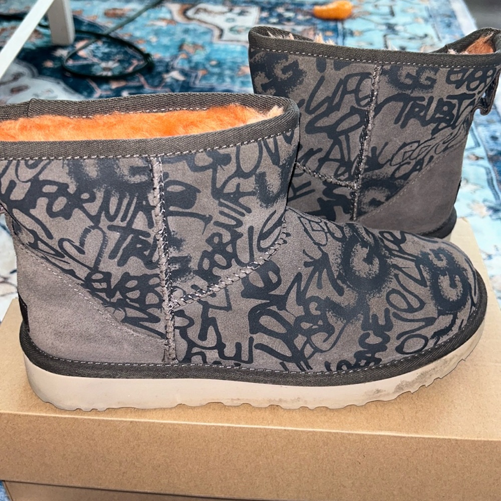Mini uggs graffiti print, gently worn